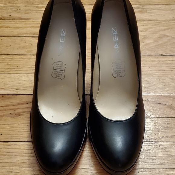 Red sole leather heel - Picture 2 of 6